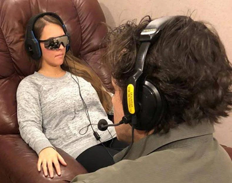 Clinical hypnosis helping smokers stop smoking